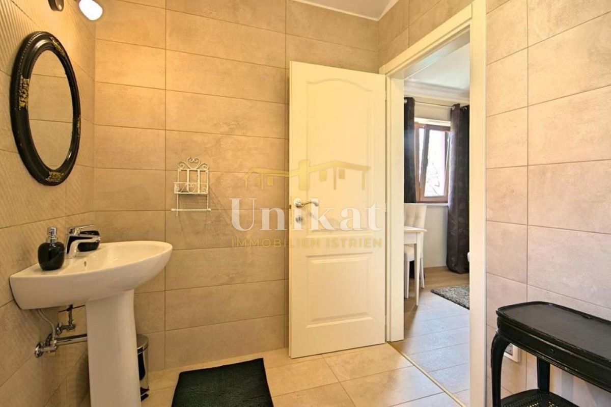 Casa con piscina vicino a Poreč